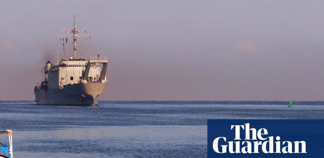 Mexico-sends-aid-to-Cuba-as-Sheinbaum-walks-diplom