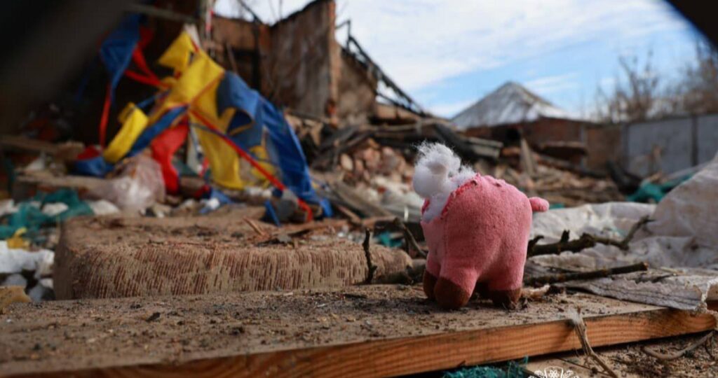 Russian-strike-kills-3-Ukrainian-toddlers-and-fath