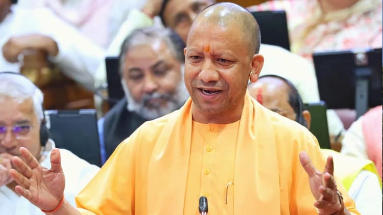 CM Yogi in Varanasi: सीएम योगी आज काशी से करेंगे स्कूल चलो अभियान की शुरुआत, सभी जिलों में होगा लाइव प्रसारण