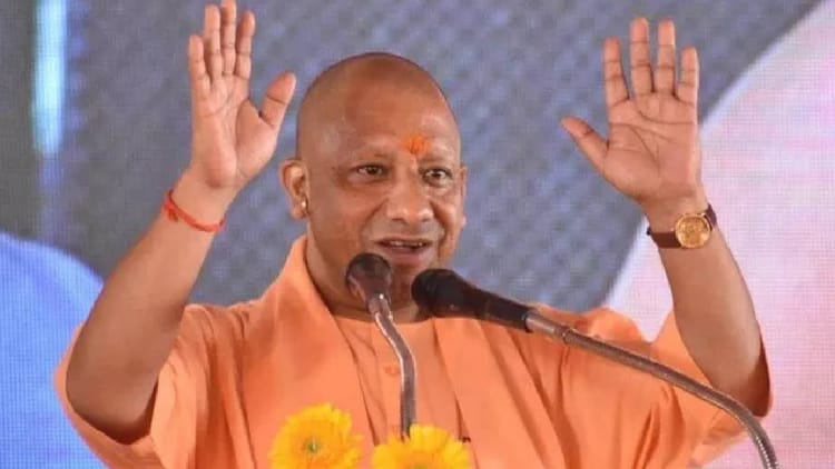 UP: सीएम हेल्पलाइन-1076 के कर्मचारियों की शिकायत पर मुख्यमंत्री सख्त, दखल के बाद वेतन वृद्धि पर कंपनी की सहमति