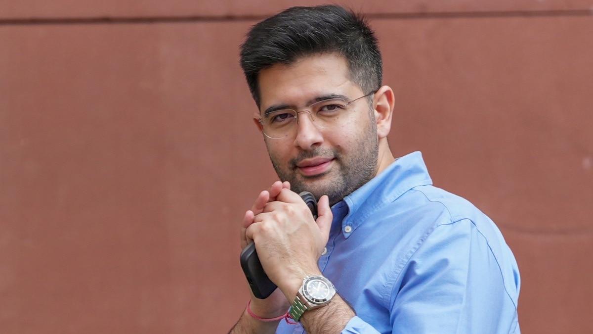 राघव चड्ढा को राज्यसभा में डिप्टी लीडर पद से क्यों हटाया? AAP की आ गई सफाई