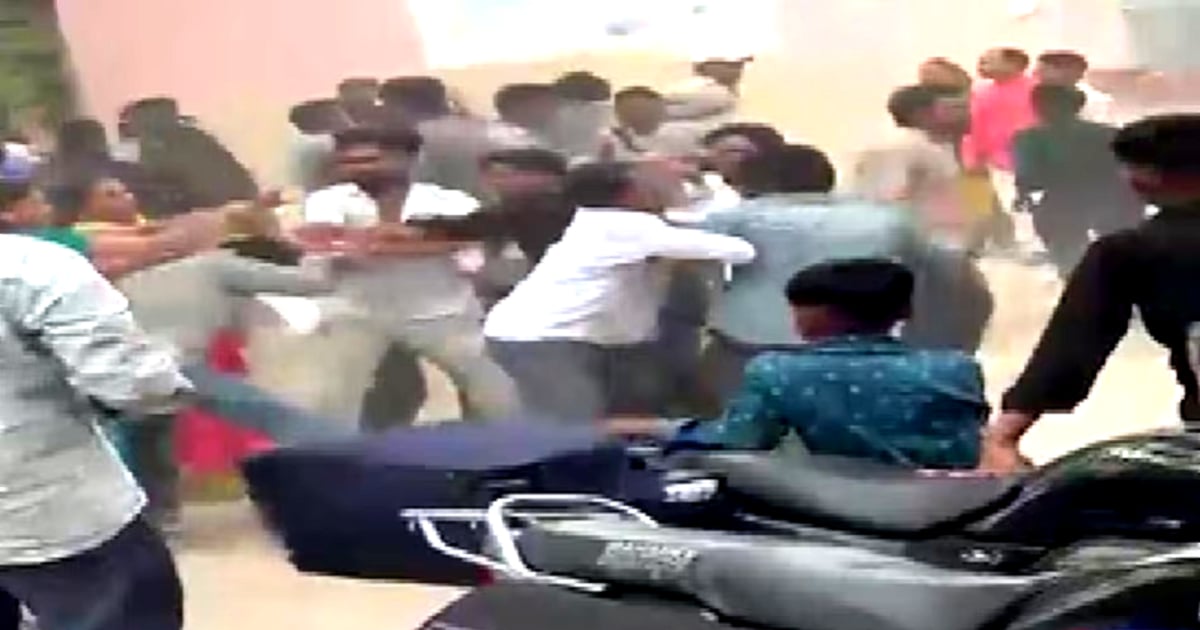 उत्तर प्रदेश: शादी में ‘महाभारत’, छोटी सी बात पर दूल्हा-दुल्हन पक्ष में जमकर चले लाठी-डंडे, पहुंची पुलिस