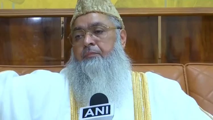 जम्मू कश्मीर: मुख्य इमाम उमर इलियासी का बड़ा बयान- POK की होगी घर वापसी; जल्द तिरंगे तले आएंगे वहां के लोग