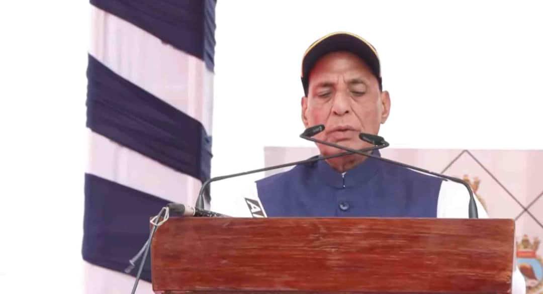 INS तारागिरी की भारतीय नौसेना में एंट्री, समंदर में ताकत दोगुनी, राजनाथ सिंह ने दिया PAK को मिर्ची लगाने वाला मैसेज