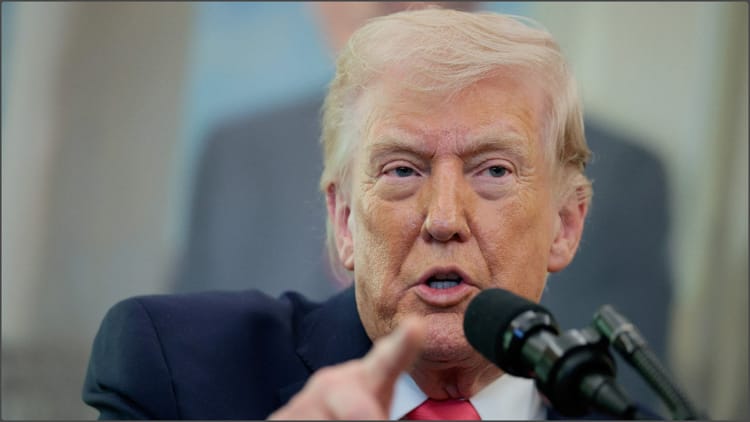 ‘अब लोग मुझे राजा कहते हैं’: ट्रंप ने किस पर कसा तंज? अपने कार्यकाल को बताया शानदार, मैक्रों का उड़ाया मजाक