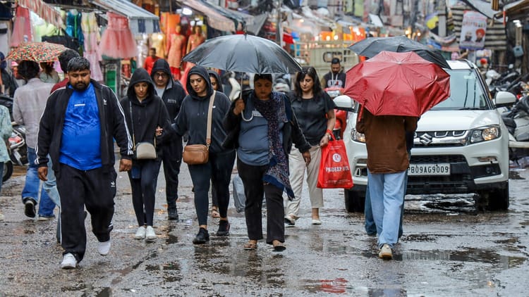 पश्चिमी विक्षोभ से बदला मौसम: उत्तर-पश्चिम भारत में बारिश, अगले हफ्ते तक आंधी-पानी-ओलावृष्टि के आसार भी