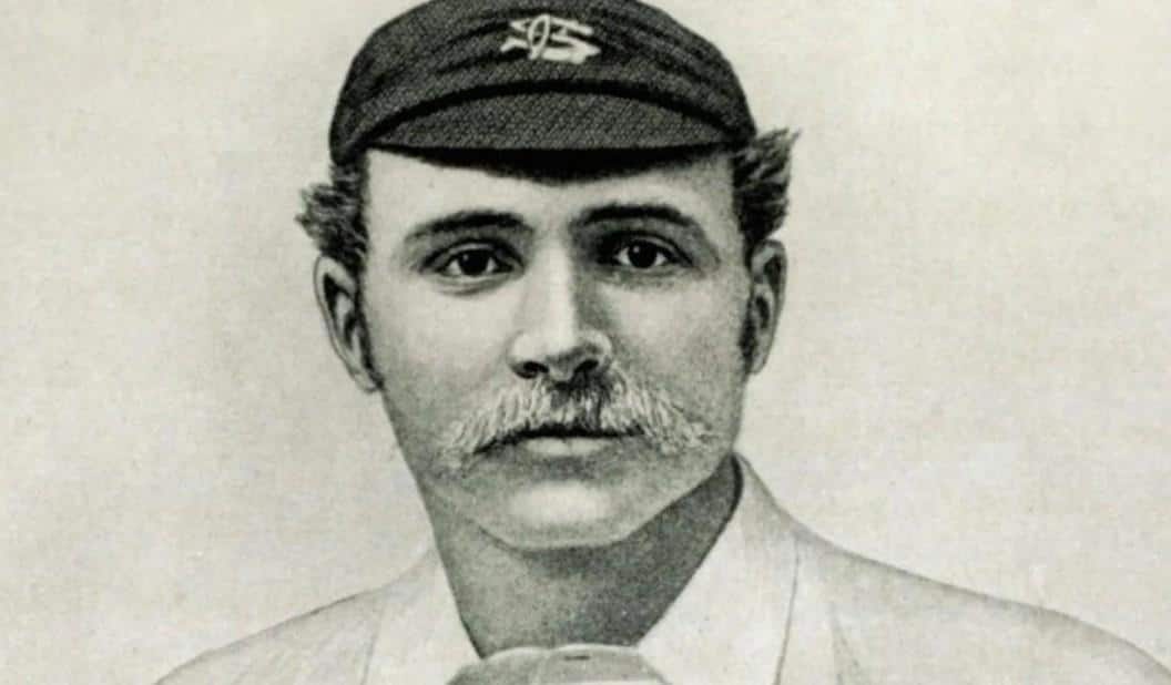 Cricket-Record-7-रन-देकर-लिए-8