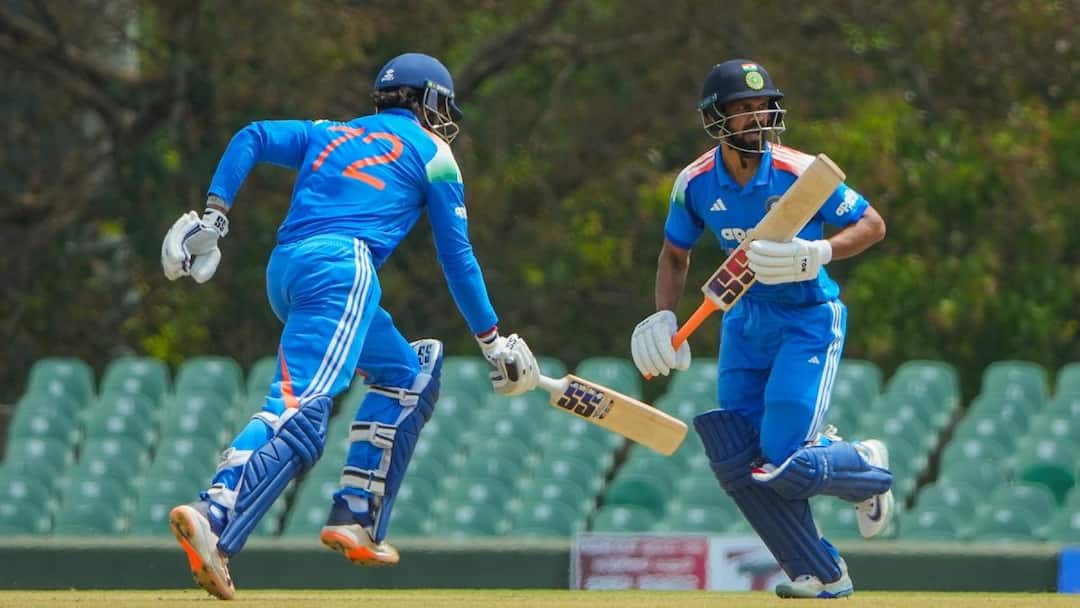 IND-A-vs-SL-A-143-पर-गिरे-7-विक