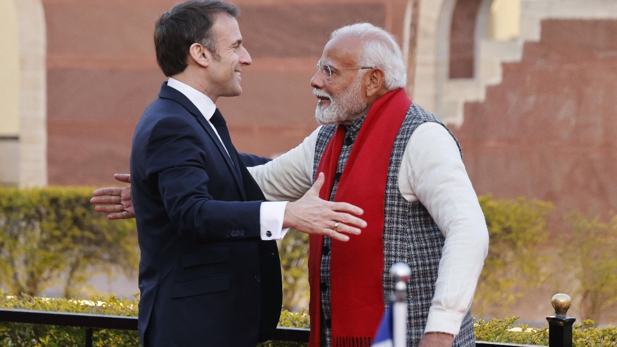 PM-मोदी-पेरिस-पहुंचे