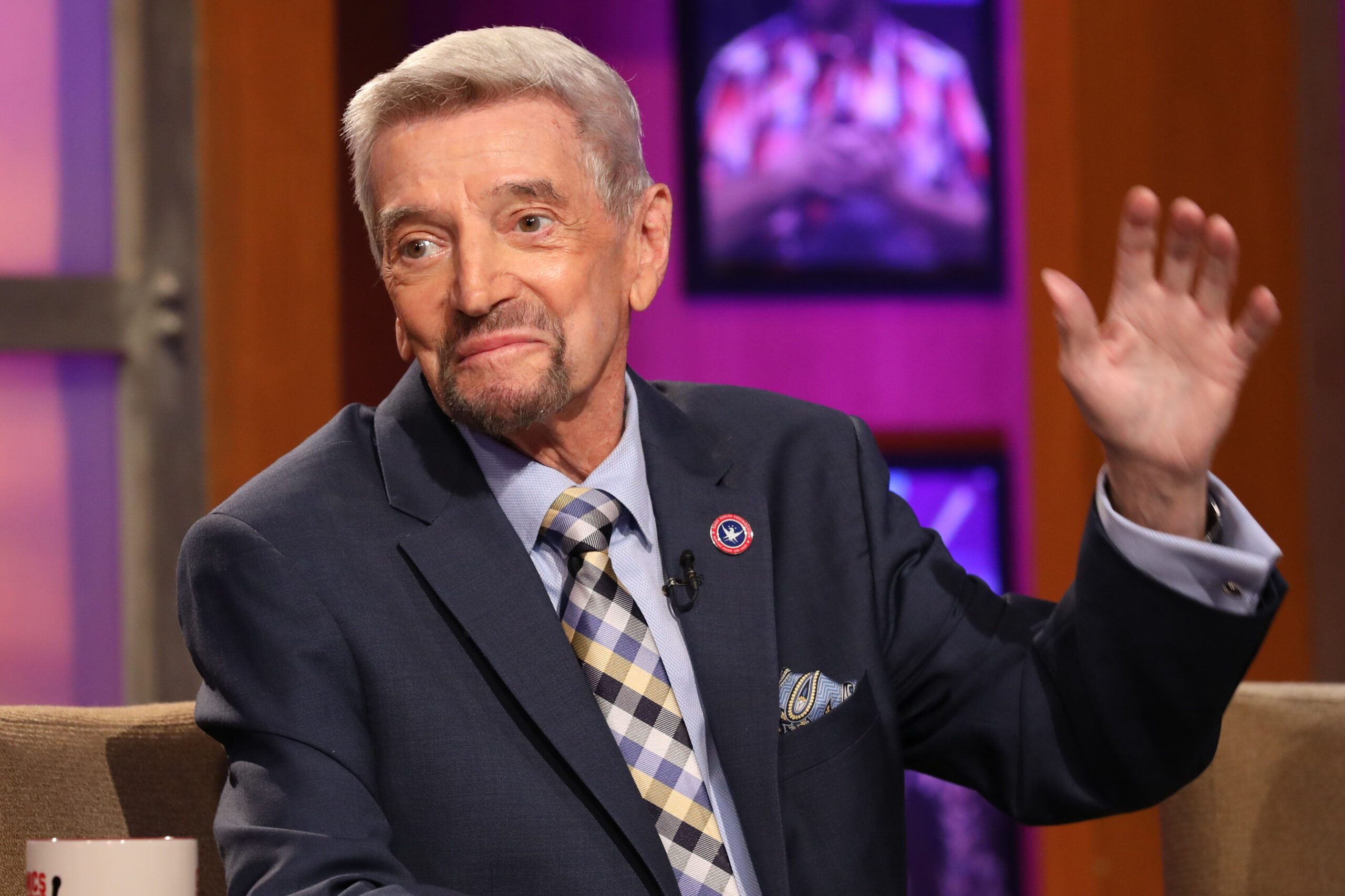 Tom Dreesen, Stand-Up Comedian Who Opened for Frank Sinatra, Dies at 86