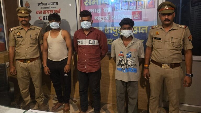 UP-रात-की-गश्त-कर-रहे