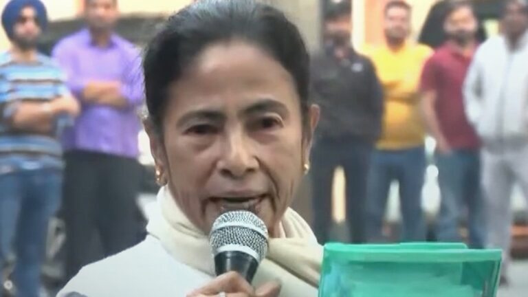 mamata-banerjee-aaye-aauaaa-aa-aua