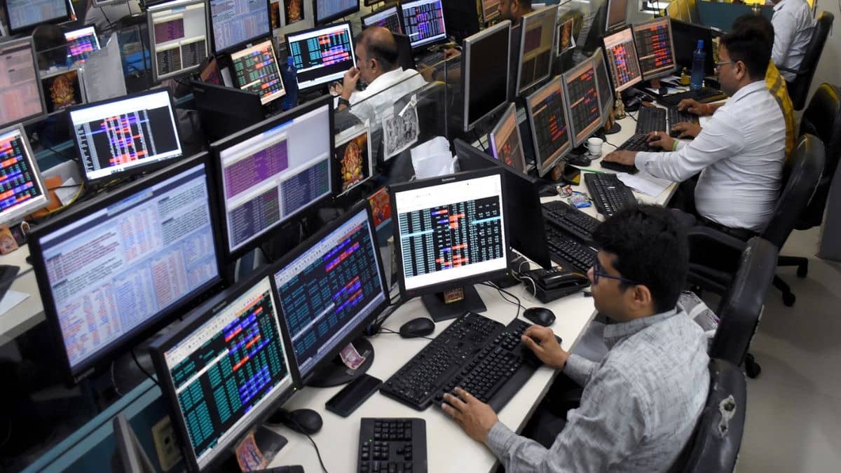 Services Sector Led India’s Export Of $863 Bn In FY26