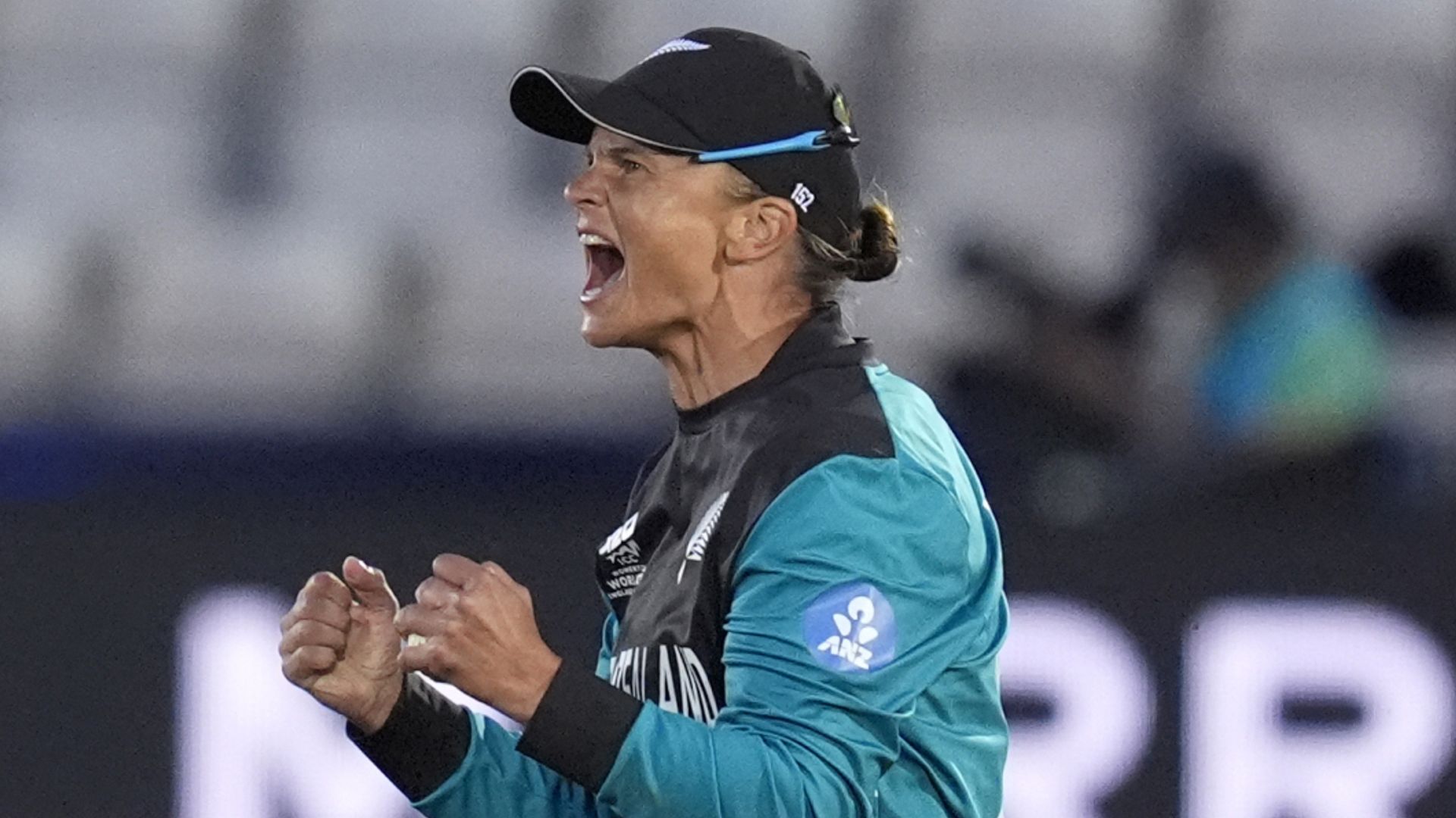 New Zealand edge Ireland in thriller to keep World Cup hopes alive