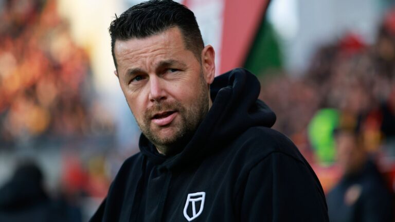 Crystal Palace appoint Sage as new manager