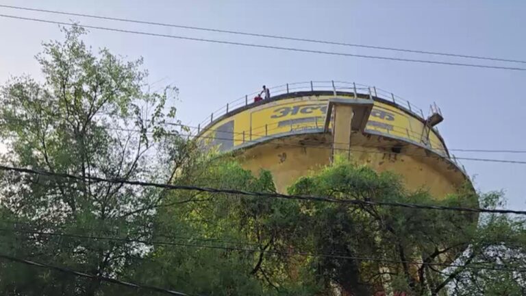 झगड़े-के-बाद-घर-में
