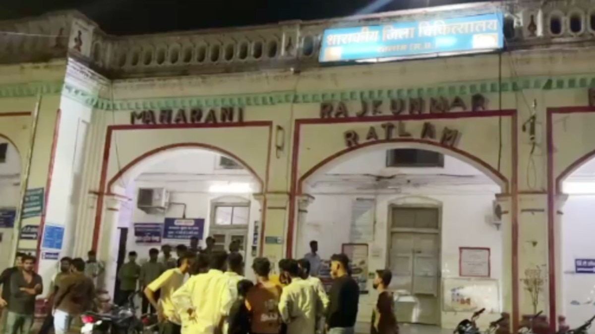 रतलाम-में-हाईटेंशन