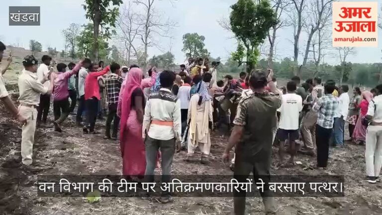 वन-विभाग-की-टीम-पर-ह