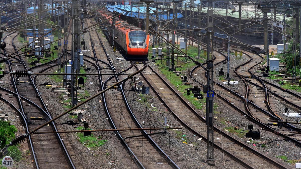 Alert locopilots stop train going in the wrong direction in Chennai Division