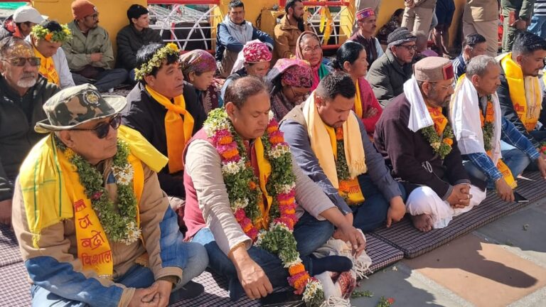 Chamoli-बदरीनाथ-मंदिर-क