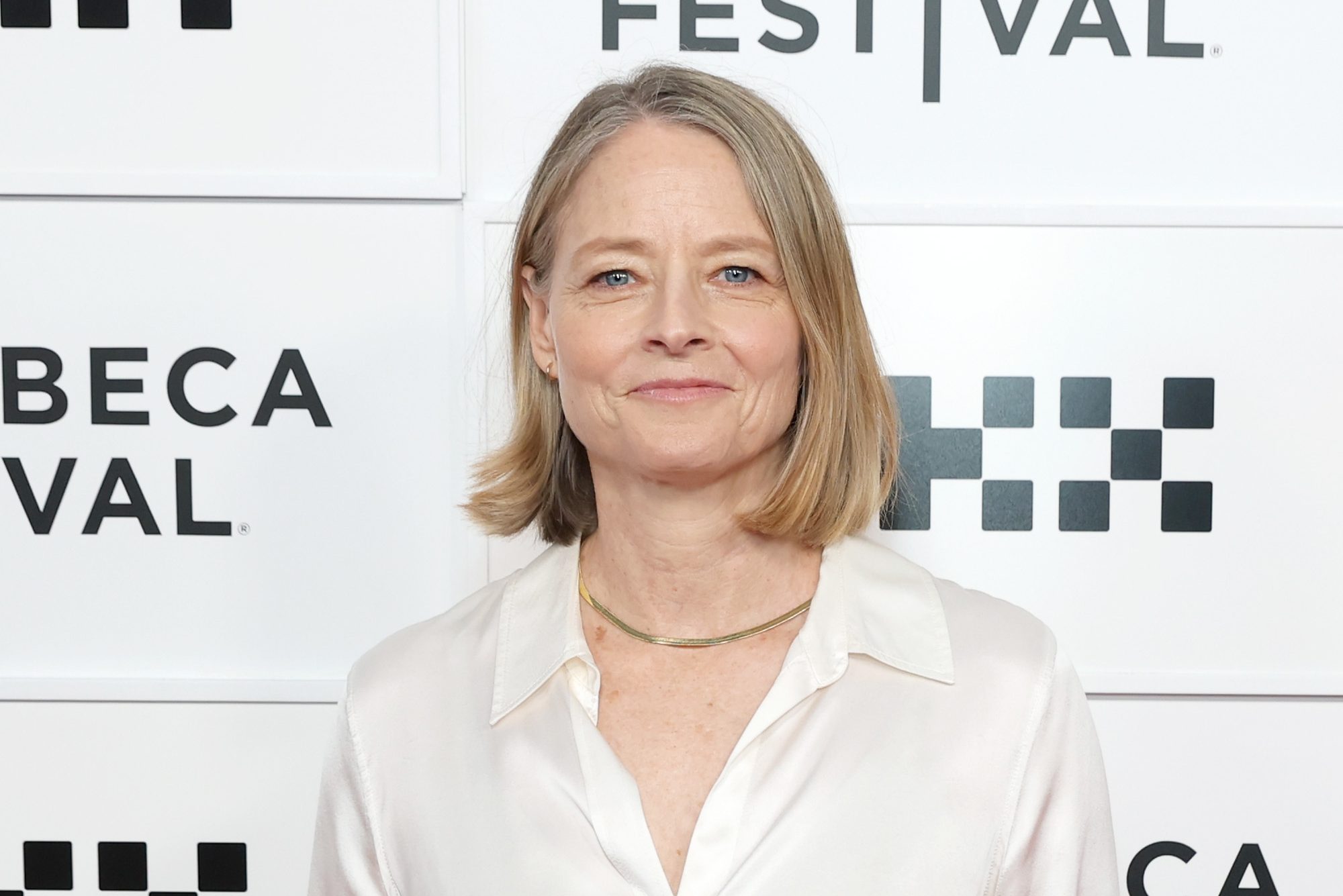 Jodie Foster Says Brad Pitt’s ‘F1’ Seemed Like It Was Made by AI and Written by a Computer: ‘Wasn’t It?’