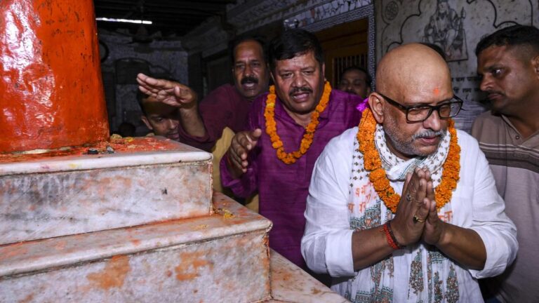 U.P. Congress delegation allowed to pray at Ram Temple after face-off with Ayodhya administration