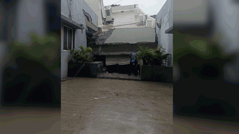 Pune-Building-Collapse-बारिश-के-ब