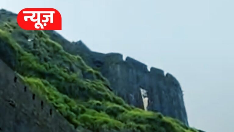 lohagad-fort-aaya-aaayaa-aayaay