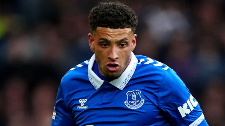 Scot Prem latest: Godfrey completes Rangers medical