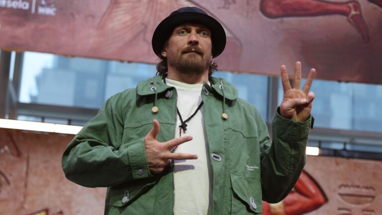 Wilder next for Usyk? ‘Fury chapter is closed’