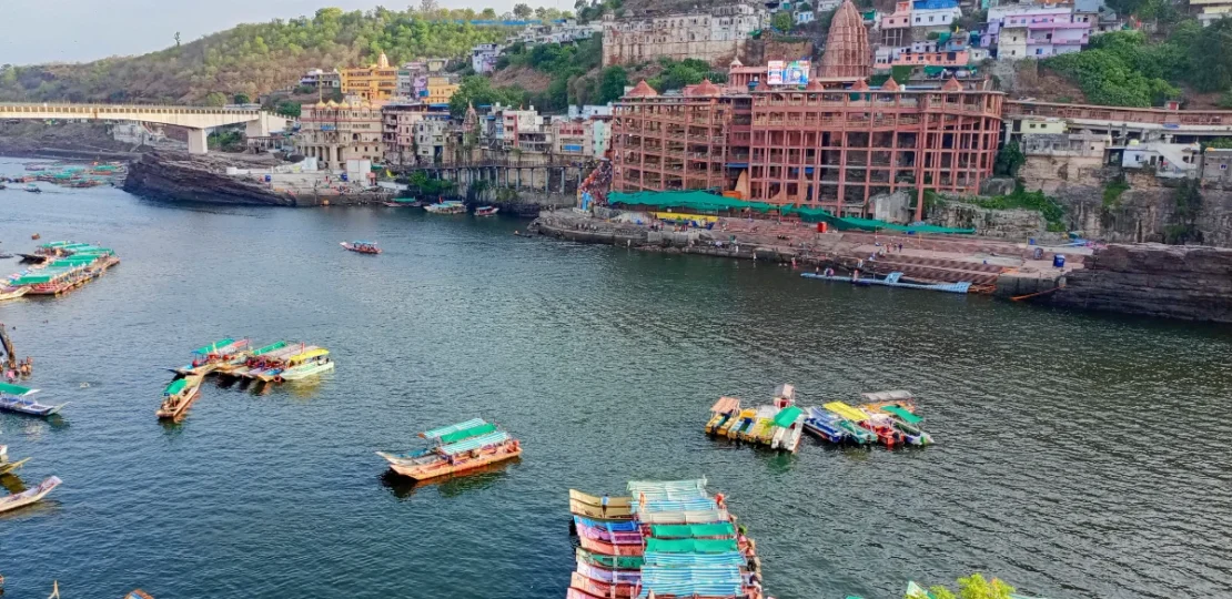 Sawan 2026: Omkareshwar Jyotirlinga जहां विश्राम करते हैं Lord Shiva, जानें इस पावन धाम का H…