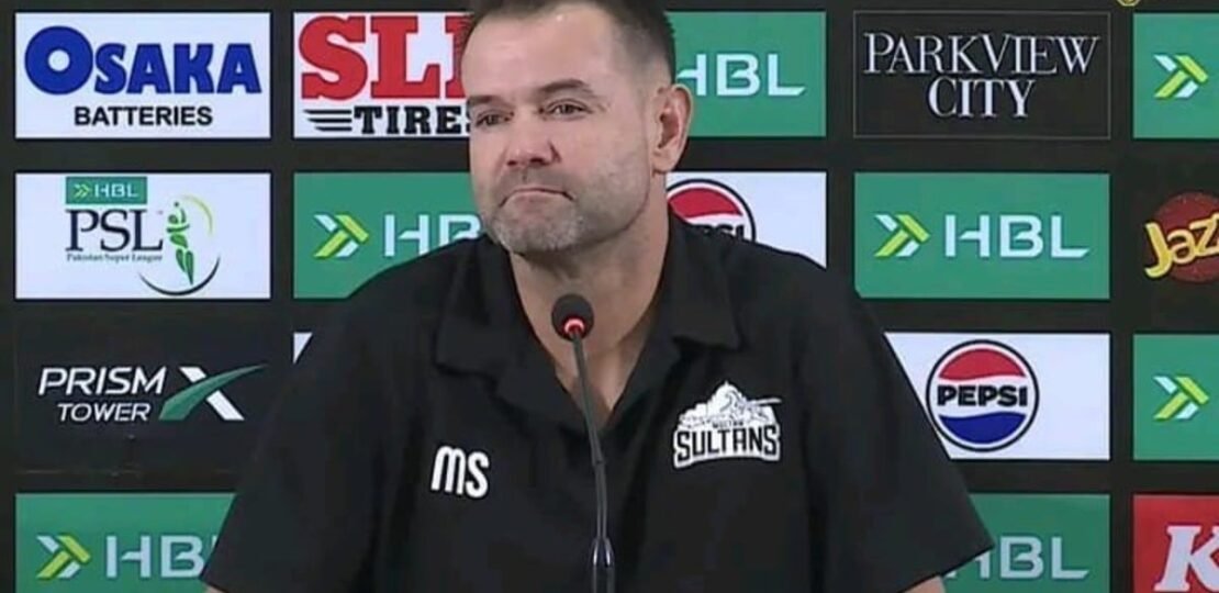 England Tour पर विवादों के बीच Pak Batter’s के बचाव में उतरे Coach Michael Smith…
